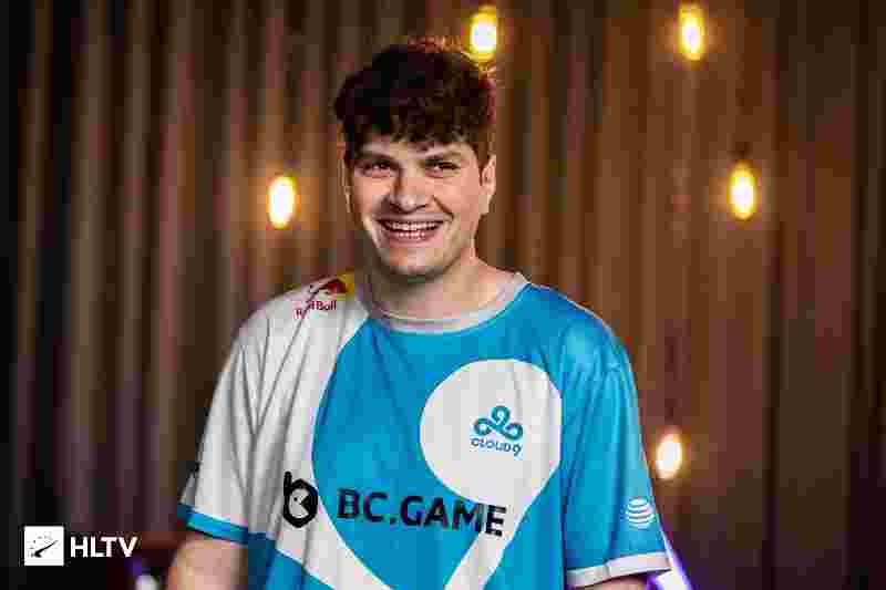 回看他的少 回看他的少