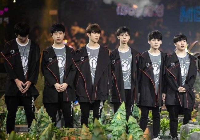 回归经典红 回归经典红